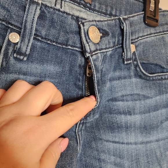 Rock & Republic Stella straight jeans. Embellished pockets. Women's size 26 - Picture 12 of 16